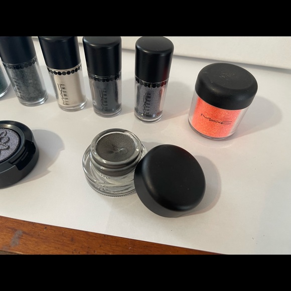 Mac Cosmetics - 8 items - Picture 5 of 6